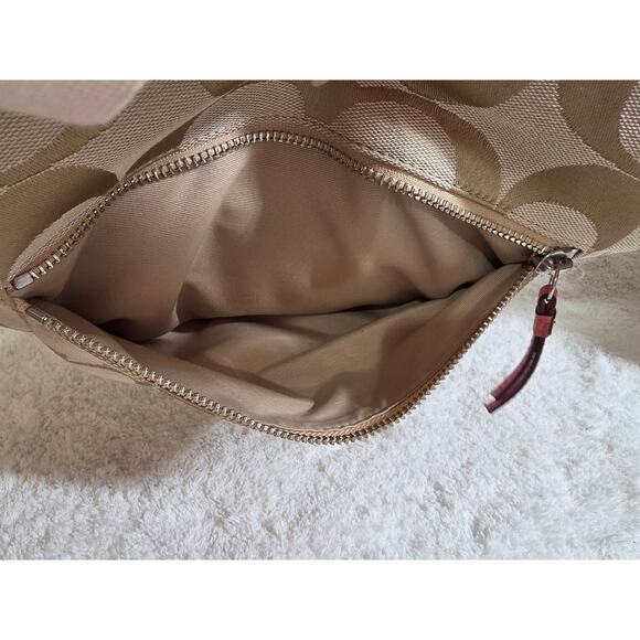 Coach 2010 Signature C Canvas Turnlock Flap Crossbody with Matching Wallet - Picture 4 of 14